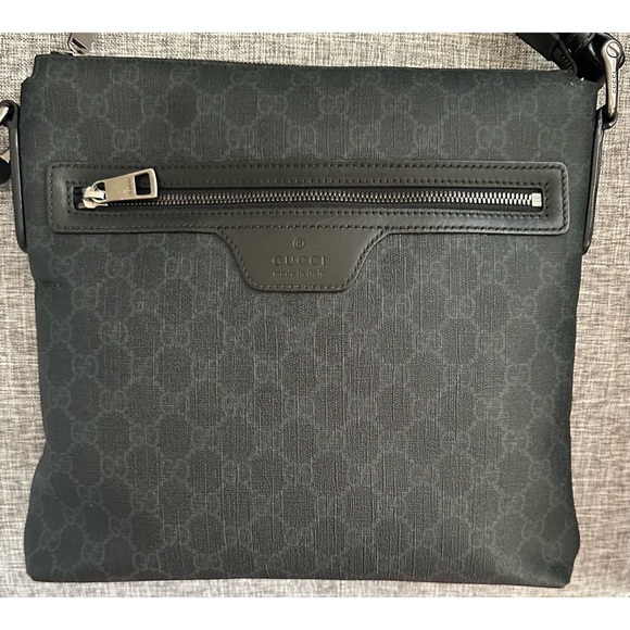 UNISEX 💯Authentic Gucci Supreme Coated Canvas Gg Messenger Crossbody Bag - Picture 3 of 16